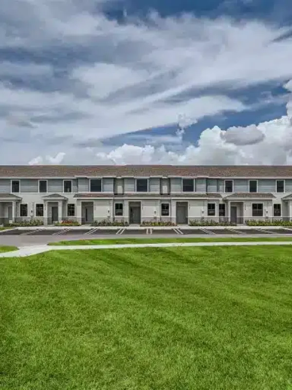 1437_NE_5th_Ave_-_Web_Quality_-_000_-_01_Exterior_Front-2-768x512.jpg